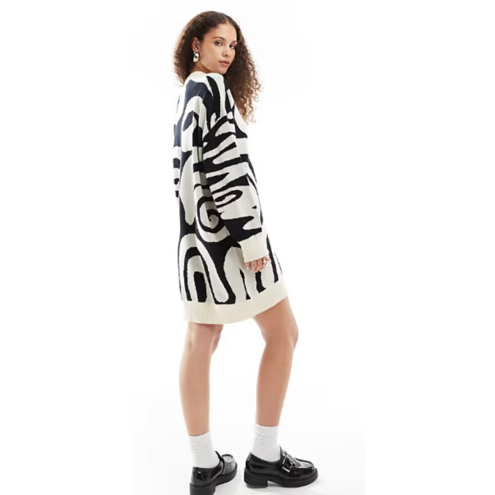 Monki Sweater Dress - Picture 3 of 4